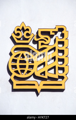 Royal Bank of Canada il vecchio stile esterno close up storico simbolo del logo design 1998 parete del locale filiale dei Caraibi Basseterre St Kitts & Nevis Foto Stock