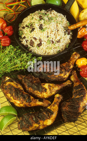 Pollo Jerk riso e piselli rosso Cibo caraibico Foto Stock