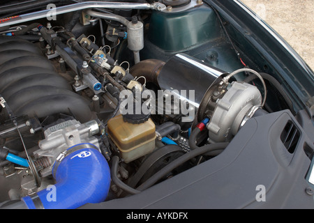 Turbocompressore attaccato ad una Chevrolet LS1 motore V8 in un australiano Holden Commodore Foto Stock