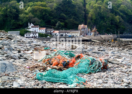 Jetsum sulla spiaggia lynmouth Foto Stock