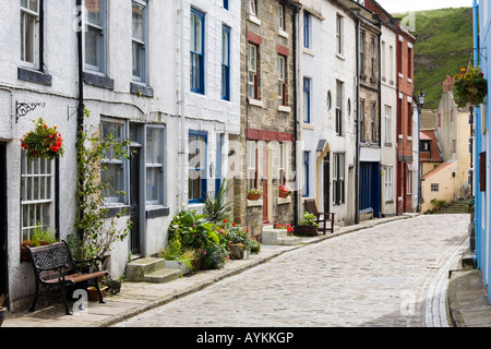 La High Street in Staithes, North Yorkshire Foto Stock