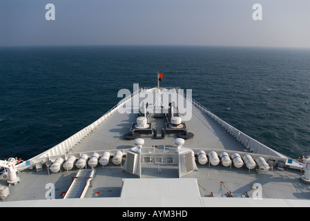 Full Steam Ahead archi dei QE2 crociera sul Atlantico aperto Foto Stock