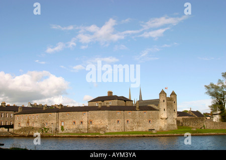 County Fermanagh Enniskillen castello sul fiume Erne Foto Stock