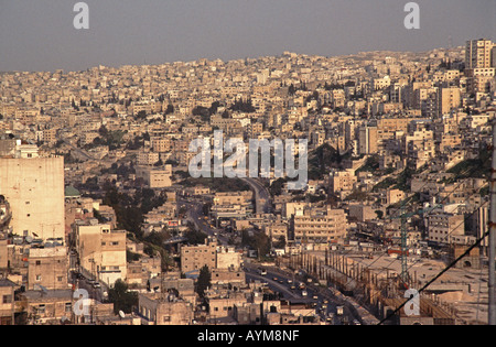 La Giordania sera vista sul centro di Amman Foto Stock