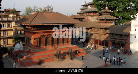 Il Nepal Kathmandu Durbar Square Shiva Parvati e templi Bhagwati panoramic Foto Stock
