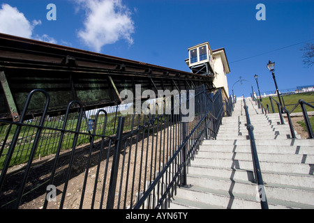 Southend Cliff Railway, o The Cliff Lift, una funicolare che è una delle ferrovie più brevi della Britannia, Southend on Sea, Essex Foto Stock