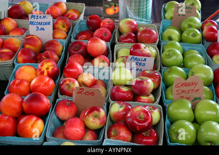 Mele al mercato dei contadini, e USA, di Carol Dembinsky/Dembinsky Photo Assoc Foto Stock