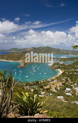 Vista di English Harbour, da Shirley Heights, Antigua, West Indies Foto Stock