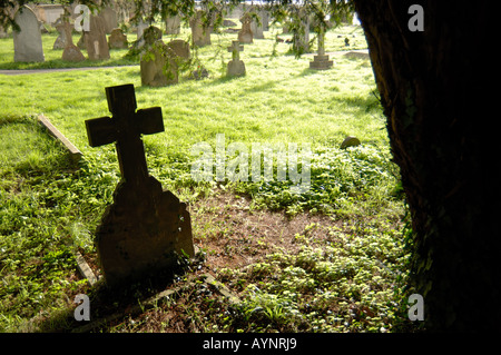 Pietra grave alla Chiesa di Tutti i Santi Marlow. Foto Stock