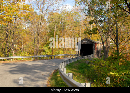 Storico ponte coperto in Kent CT Foto Stock