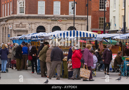 Bancarelle in Città Alta mercato locale Hereford Herefordshire Inghilterra UK UE Foto Stock