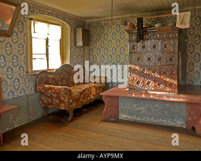 Soggiorno dal xix secolo vista interna in una vecchia casa con originale e storico interni nel Freilandmuseum Foto Stock