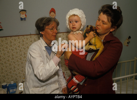 Friedland Refugee Camp in Germania Ovest. Ritorno Soviet-Germans come rifugi dall'Unione Sovietica alla libertà Foto Stock