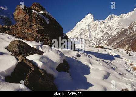 Mountain Nanda DEVEST base Camp 7434 metri Nandadevi picco destra 7816 metri Uttaranchal Uttarakhand India Asia Foto Stock