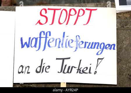(Tedesco) 'Stop spedizioni di armi alla Turchia" segno a una protesta contro il 2008 Conferenza di Monaco sulla politica di sicurezza, Monaco di Baviera, Bavar Foto Stock