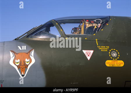 Hawker Hunter T7 cockpit & i sedili eiettabili sul display a Farnborough Airshow internazionale Foto Stock