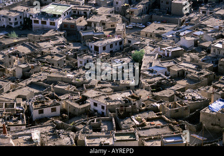 Vista panoramica della città di Leh, visto dall'Leh Palace, Ladakh Foto Stock