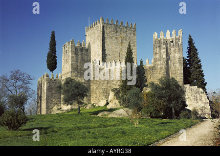 Il Portogallo, il Minho, il castello di Guimaraes Foto Stock