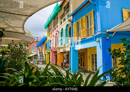 Centro commerciale Negozi e ristoranti sul lungomare a Clarke Quay Singapore Foto Stock