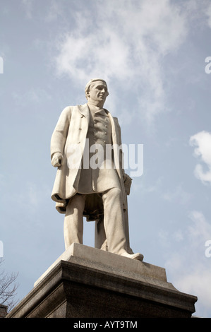 Statua di Oliver Heywood in Manchester REGNO UNITO Foto Stock