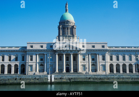 Il Custom House un neo classico capolavoro georgiano da James Gandon su Custom House Quay Dublino Irlanda Irlanda EU Europe Foto Stock