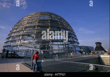 La terrazza sul tetto al Reichstag di Berlino Germania Europa Foto Stock