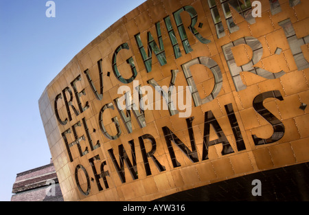 Il Wales Millennium Centre a CARDIFF BAY WATERFRONT Foto Stock