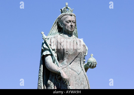 Statua della regina Victoria a Greenhill, Weymouth che segna la sua morte Foto Stock