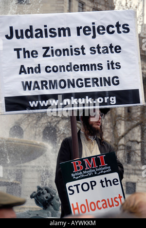 Gli ebrei ortodossi membri di Neturei Karta International ebrei contro il sionismo a fermare la guerra demo Foto Stock