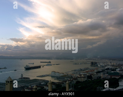 Tramonto sulla baia di Gibilterra Queensway Wharf Foto Stock