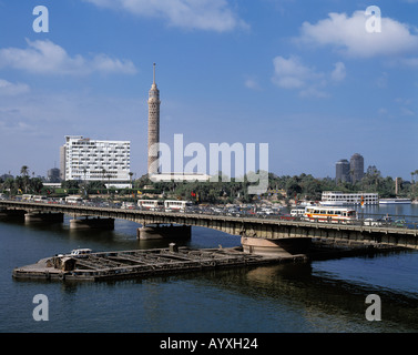 Nilpanorama mit Kairo-Turm und El-Tahrir-Bruecke in Kairo, Unteraegypten Foto Stock