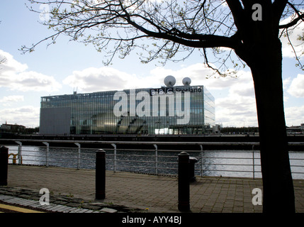 La nuova BBC Scotland HQ A PACIFIC QUAY,sul fiume Clyde a Glasgow, Scotland, Regno Unito. Foto Stock