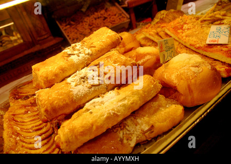 Das Gotische Viertel Barrí Gòtic Altstadt Città Vecchia Gotisches Viertel Süwaren caramelle Torten pasticcini Konditorei confetteria Foto Stock