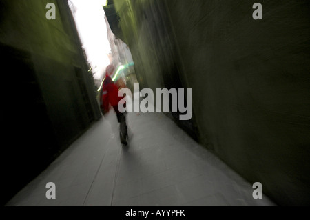 Das Gotische Viertel Barrí Gòtic Altstadt Città Vecchia Gotisches Viertel La Rambla Promenadde Strasse Straße Menschen persone Foto Stock