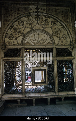 Il Forte Rosso (Lal Qila) di Delhi è un promemoria della opulenza dell'Impero Mughal.L'Harem dove ladies atteso dei loro maestri Foto Stock