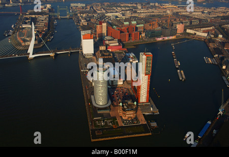 Rotterdam vista aerea del fiume Meuse e il nuovo sviluppo alla Kop van Zuid Foto Stock