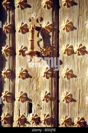 Dettaglio della tipica porta in legno. Villanueva de los Infantes. Ciudad Real Provincia. Castiglia La Mancha. Spagna. Foto Stock