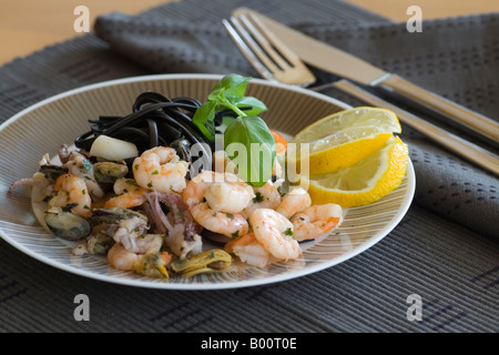 Linguine con frutti di mare Foto Stock