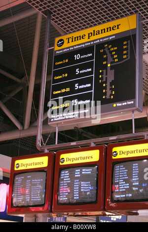 Aeroporto di Heathrow Terminal 4 di Londra Inghilterra REGNO UNITO Foto Stock