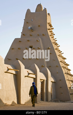 Mali, Timbuctu. La moschea di Sankore a Timbuctù che fu costruito nel XIV secolo da un architetto da Granada. Foto Stock