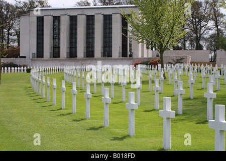 'Madingley Cimitero Americano' cambridge righe di croci e tombe Foto Stock