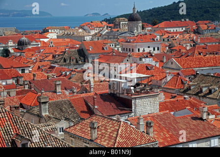 Dubrovnik Città Vecchia vista dalle mura della città Foto Stock