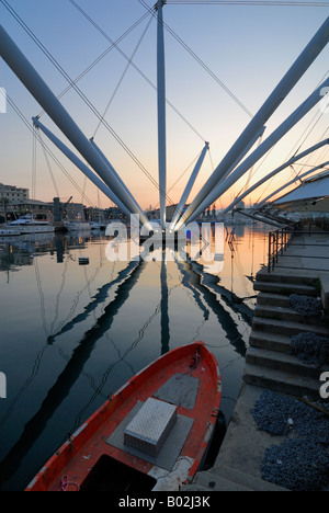 Genova Italia Il Bigo progettato da Renzo Piano al Porto Antico Foto Stock