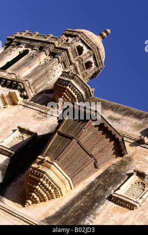 India Bhuj Gujerat Aina Mahal antico palazzo finestra dettaglio Foto Stock