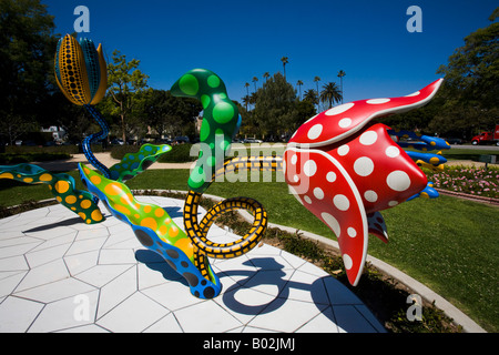 Inno della vita tulipani di Yayoi Kusama Beverly Hills Los Angeles County in California negli Stati Uniti d'America Foto Stock