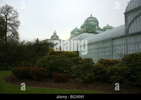 Wintergarden e Congo House Les Serres Royales de Laeken, Chateau de Laeken, Avenue du Parc Royal, Laeken, Bruxelles, Belgio Foto Stock