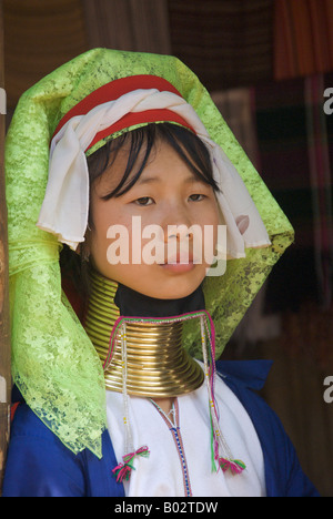 Ritratto lungo collo Karen Hill tribe ragazza provincia di Chiang Rai nel nord della Thailandia Foto Stock