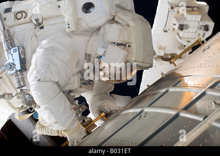 Astronauta che partecipano all attività extravehicular. Foto Stock