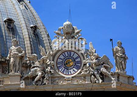 Italia Lazio Roma, Città del Vaticano, Piazza San Pietro, la Basilica di San Pietro, cattedrale, orologio Dettaglio, Foto Stock