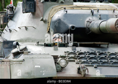 Driver del serbatoio di un belga Leopard 1A5 MBT. Foto Stock